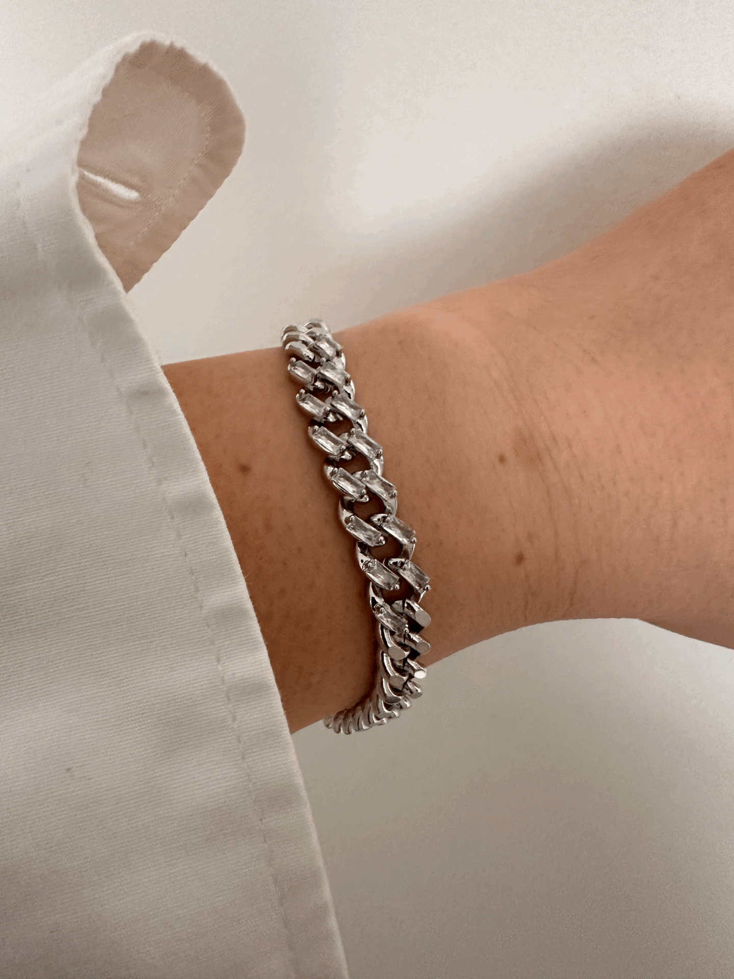 VIP SILVER ORTASI TAŞLI BİLEKLİK
