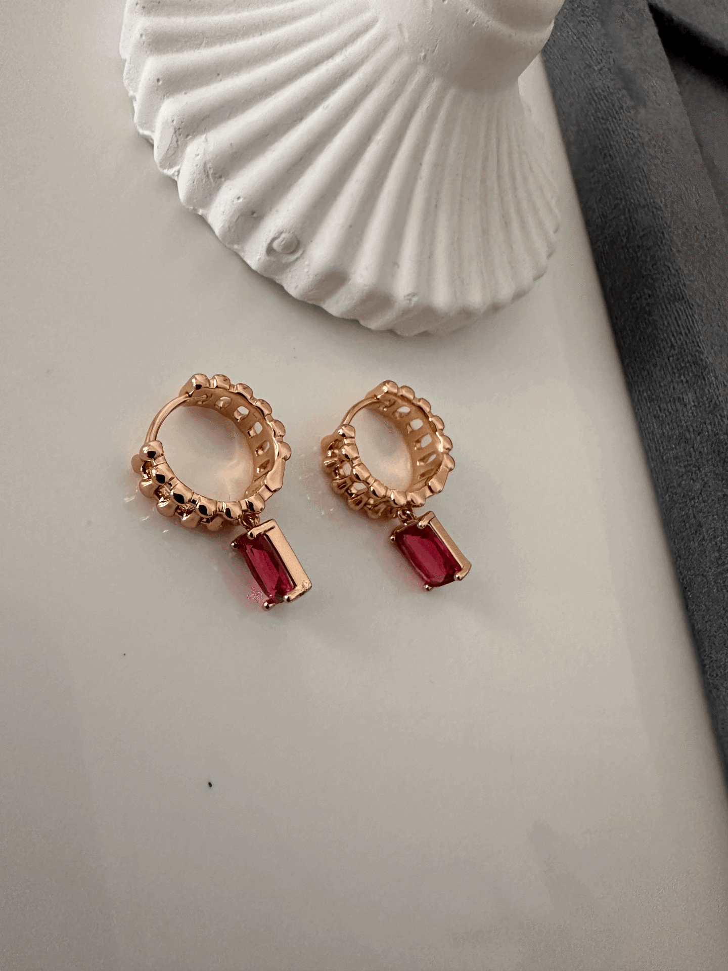 VIP PEMBE TAŞLI KÜPE