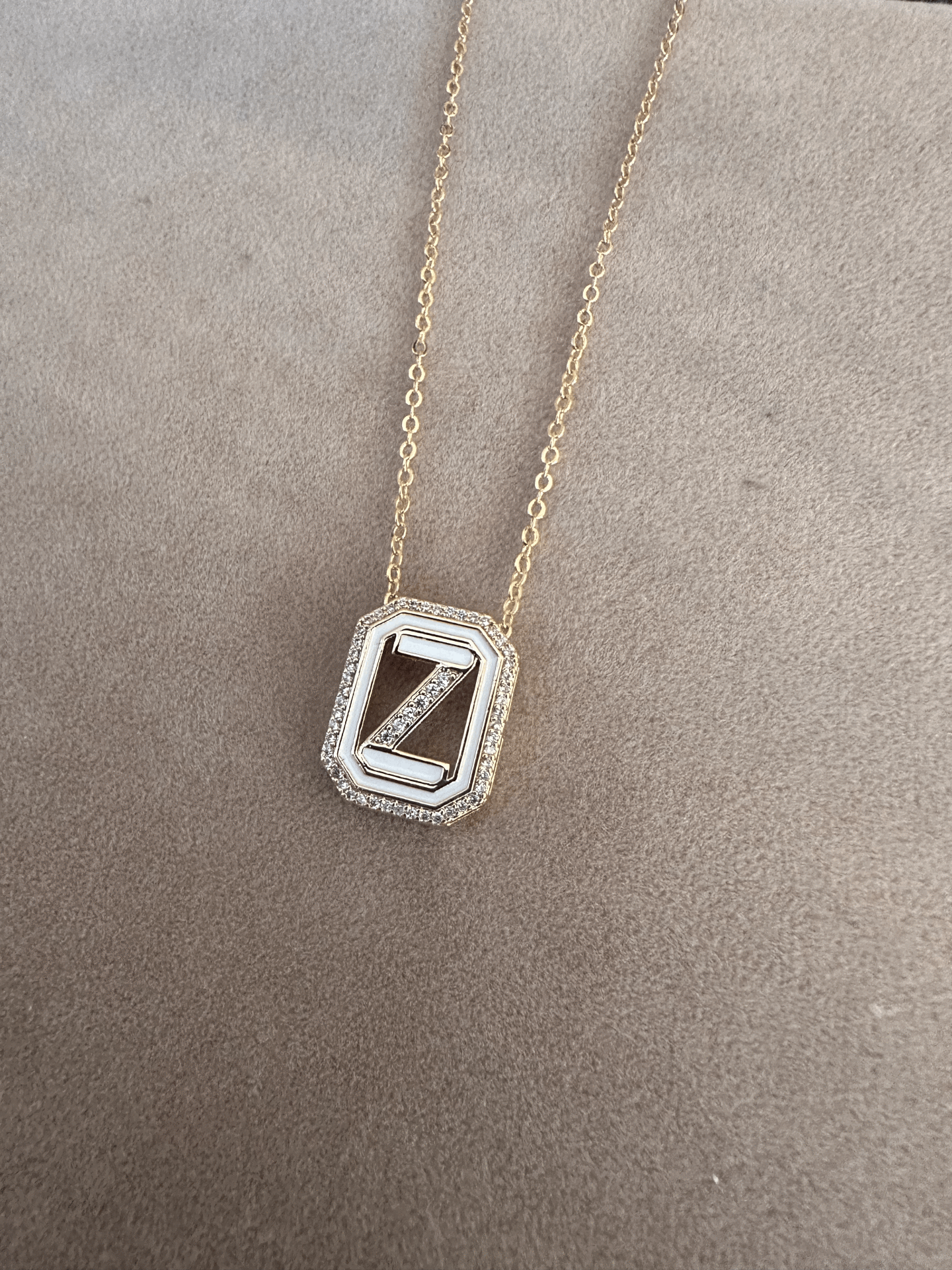 BEYAZ Z HARFİ KOLYE