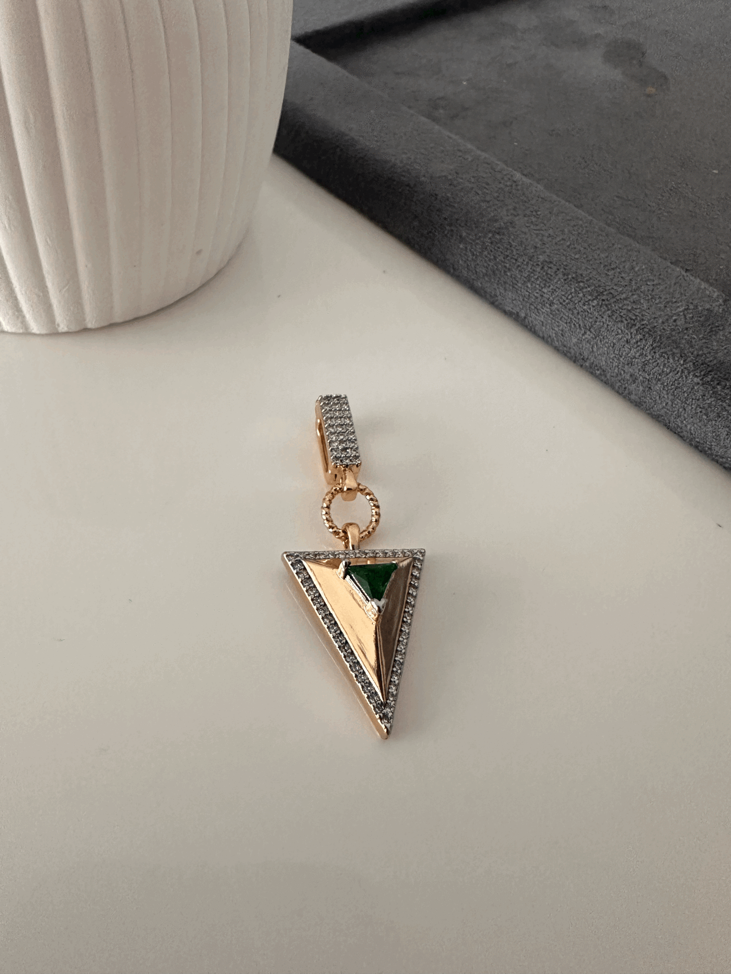 VIP YEŞİL TAŞLI ÜÇGEN KOLYE UCU