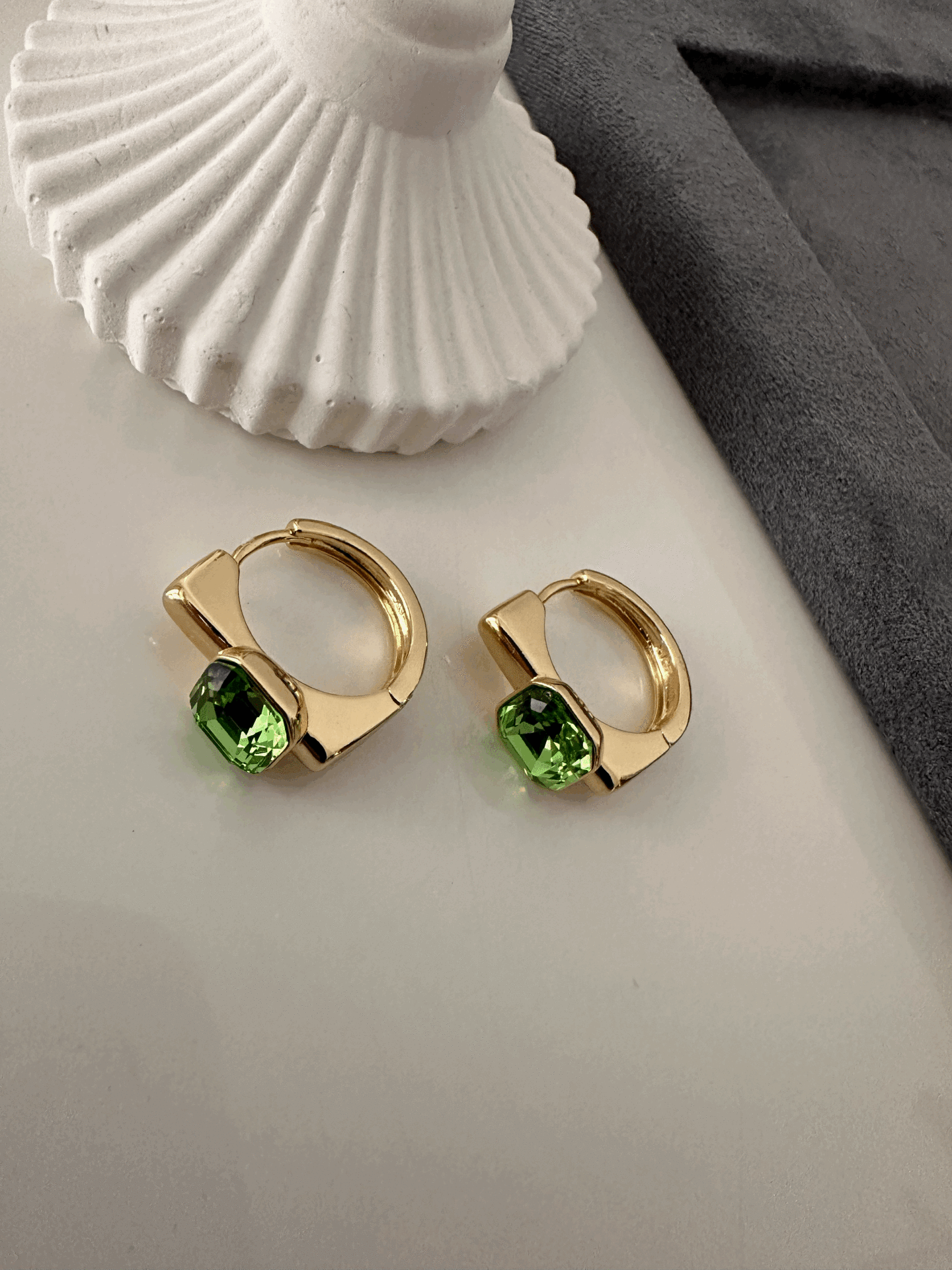 VIP 14 K YEŞİL TAŞLI KÜPE